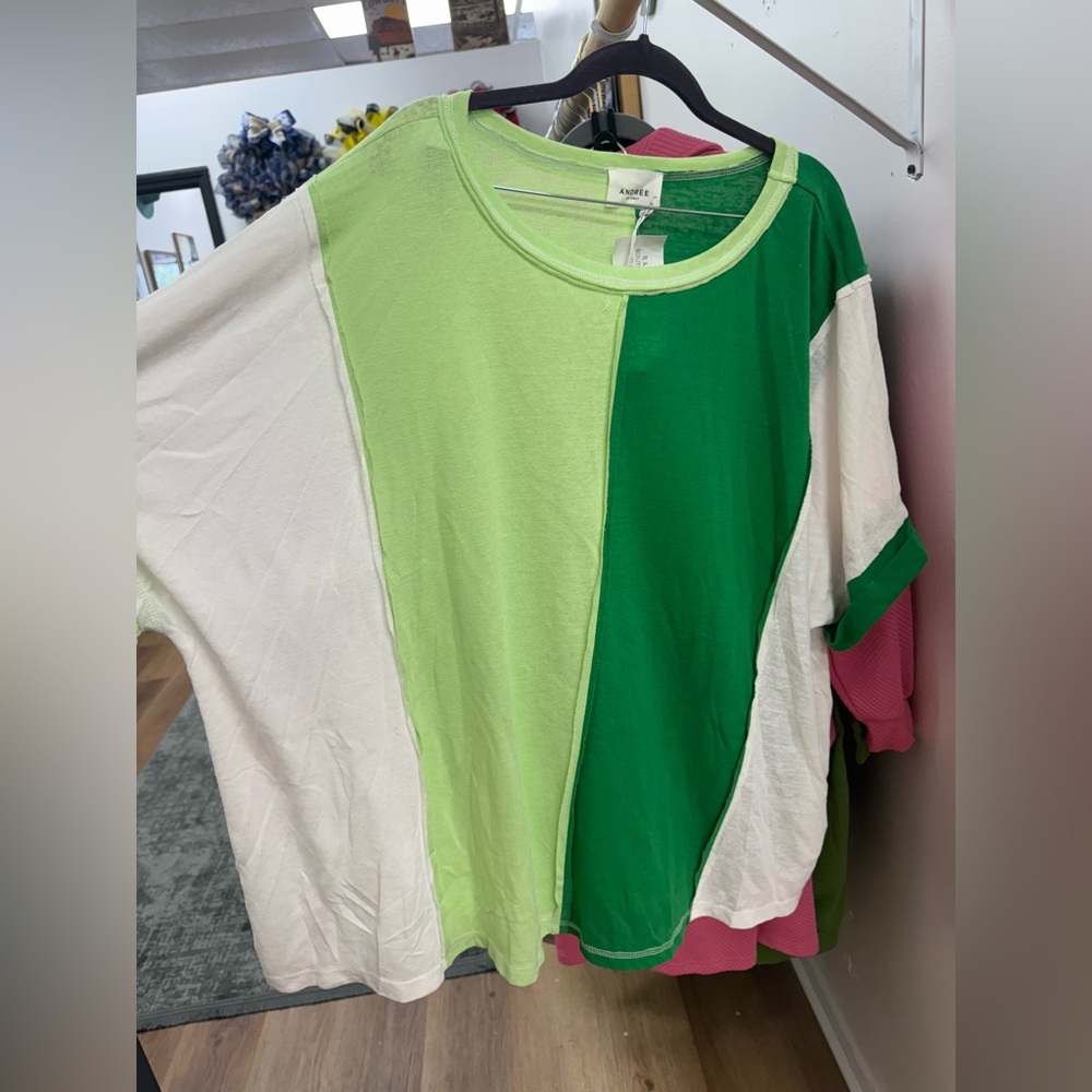NWT Colorblock Green and White T-Shirt